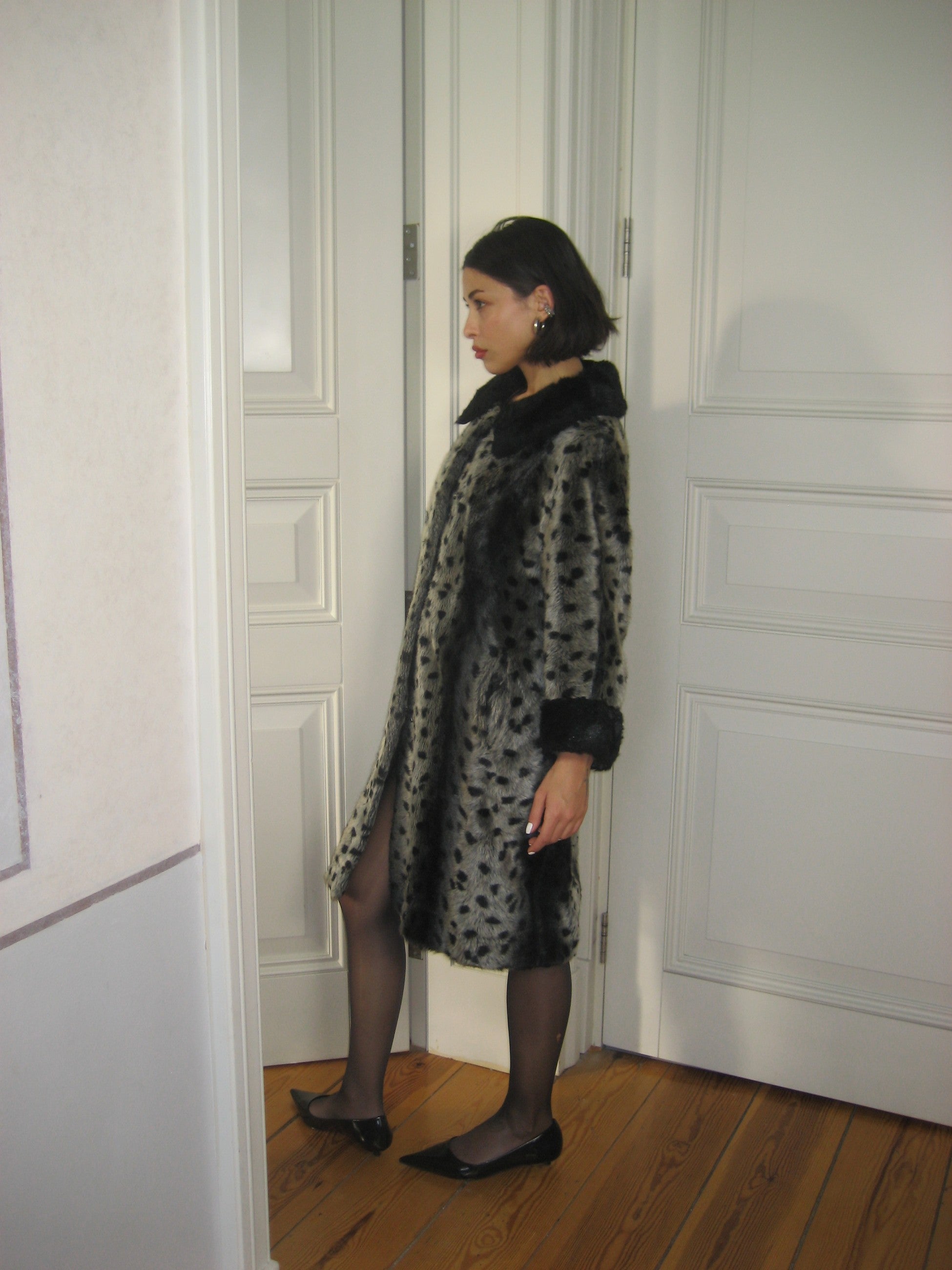 Patterned Gray Plush Fur