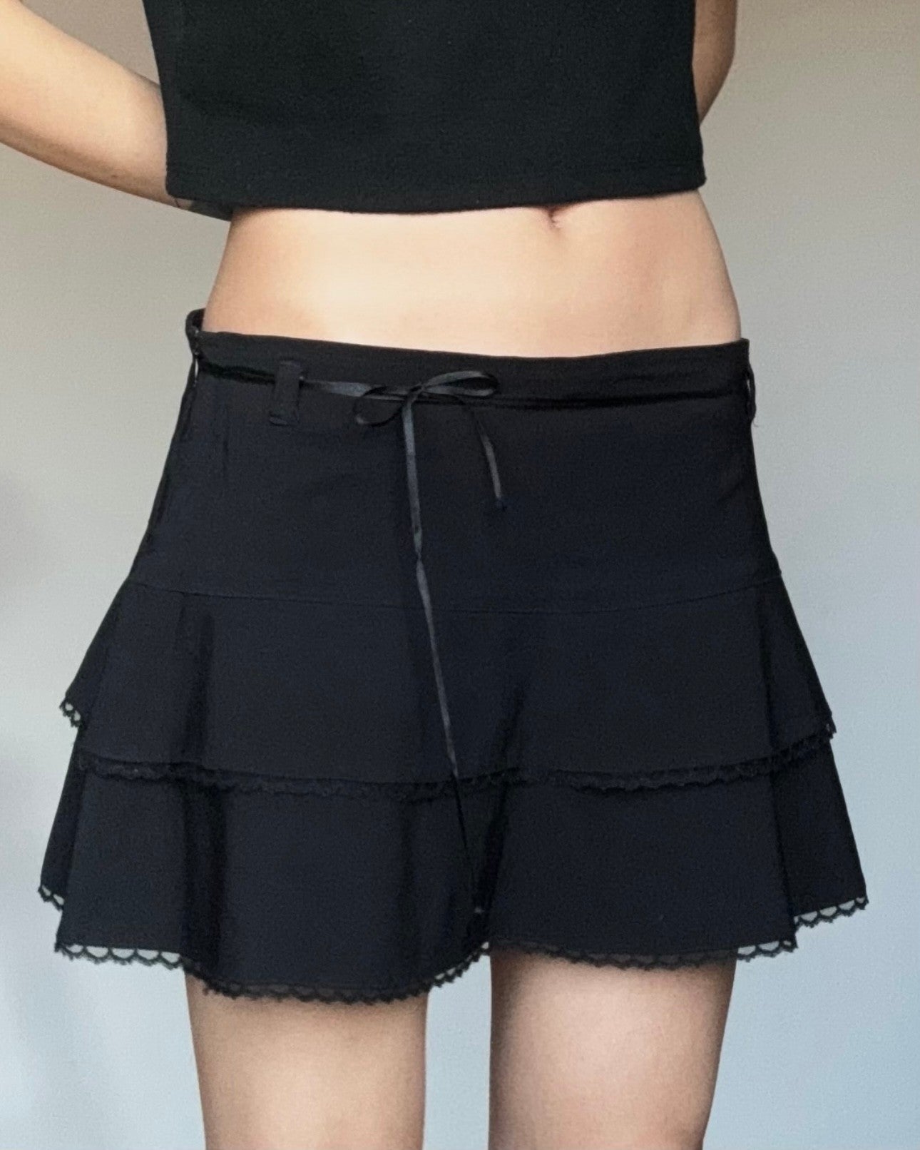 Kurdele Detaylı Mini Etek