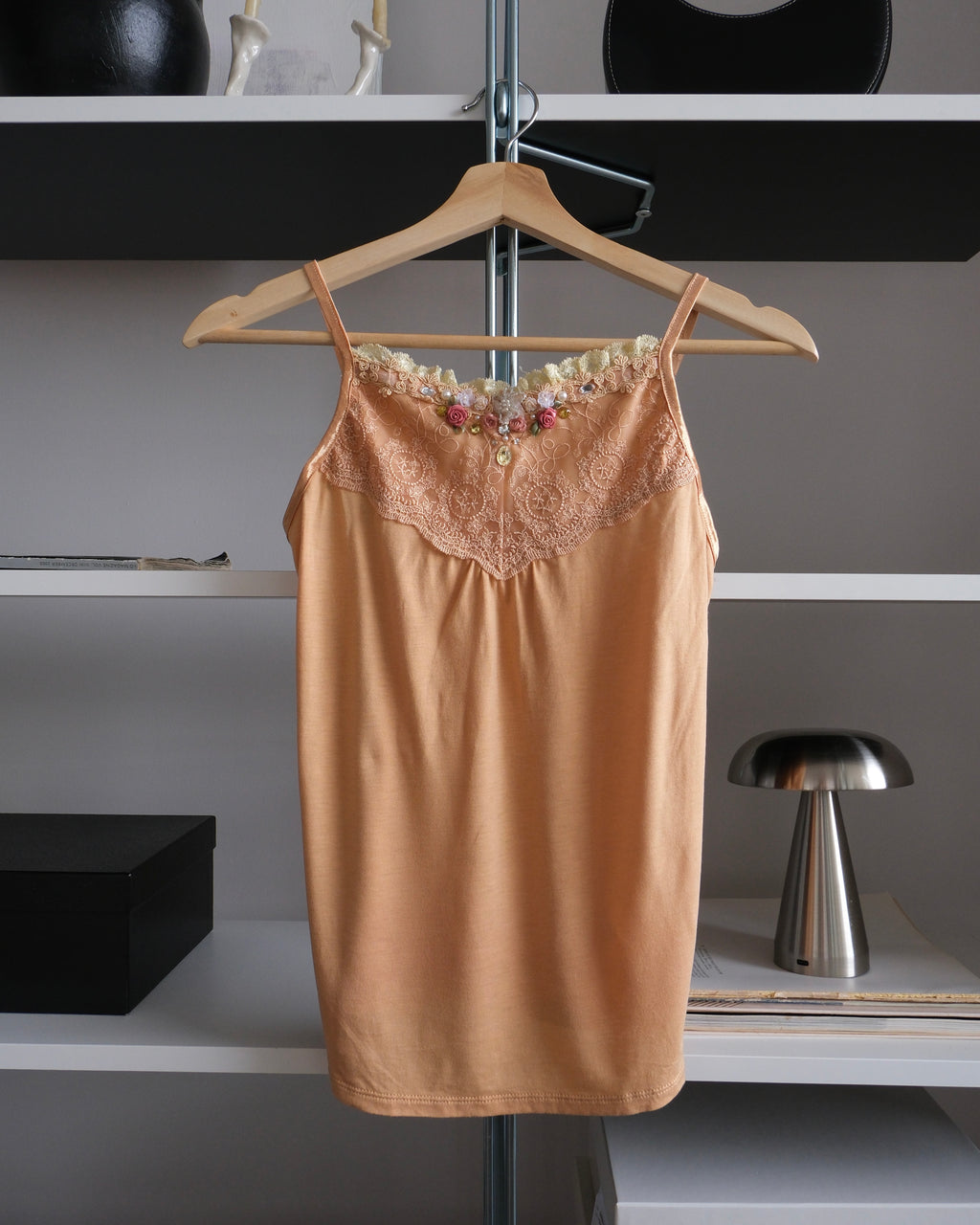 Flower Detailed Strapless Blouse