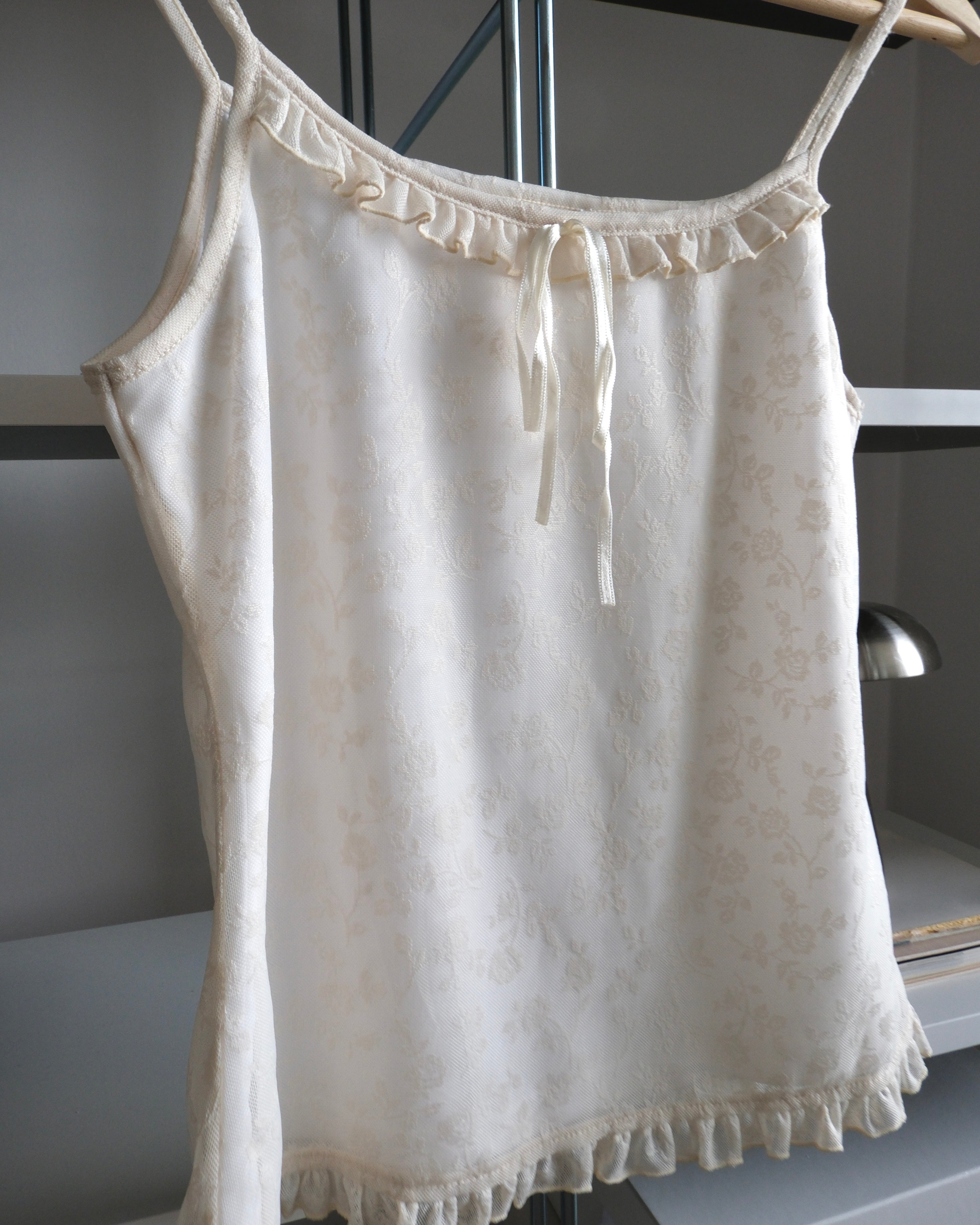 Gül Desenli Tül Bluz