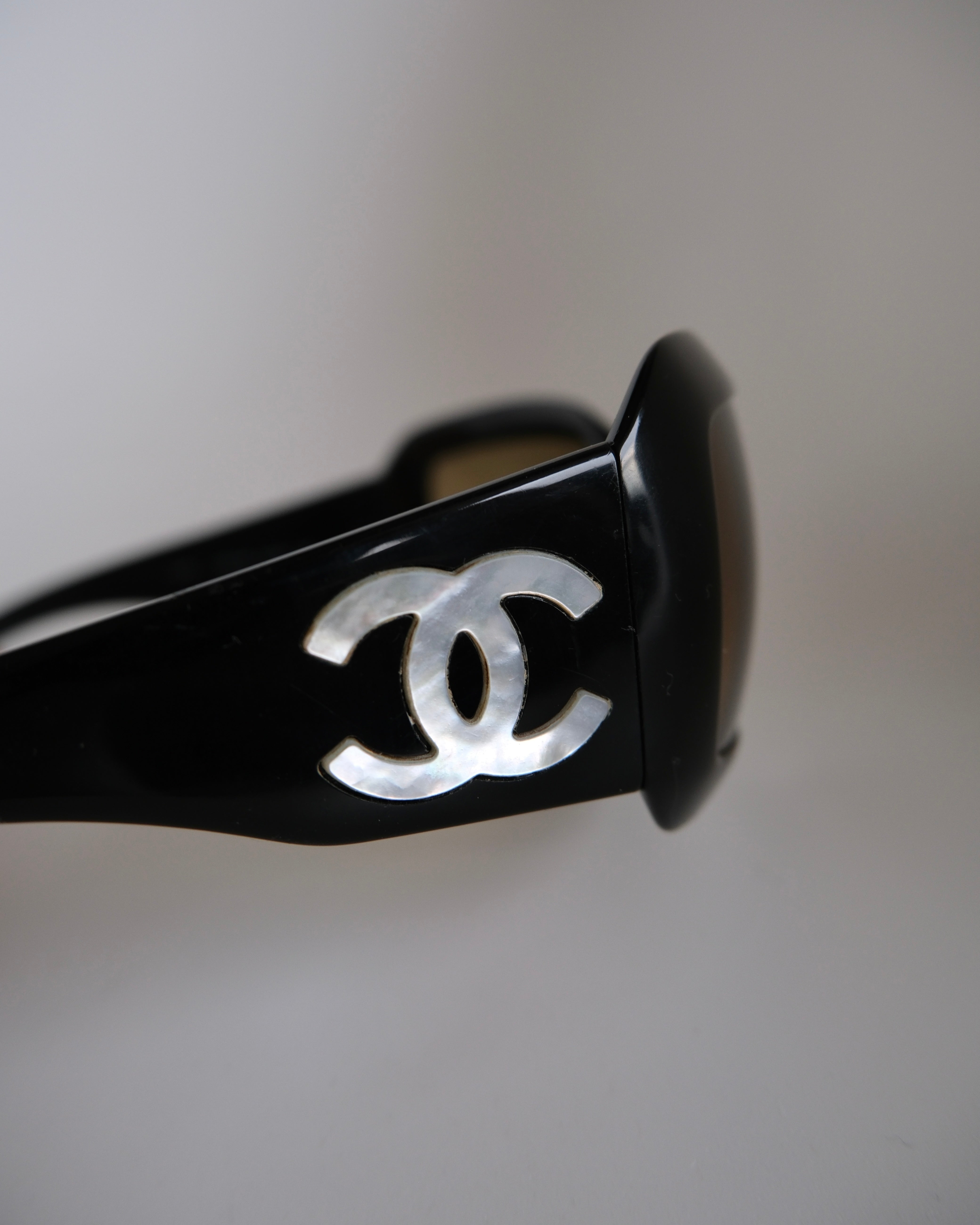 Chanel Mother of Pearl Vintage Güneş Gözlüğü - Clossue