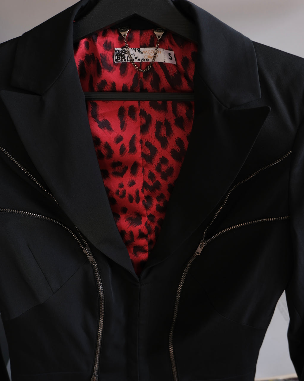 Fermuar Detaylı Ceket