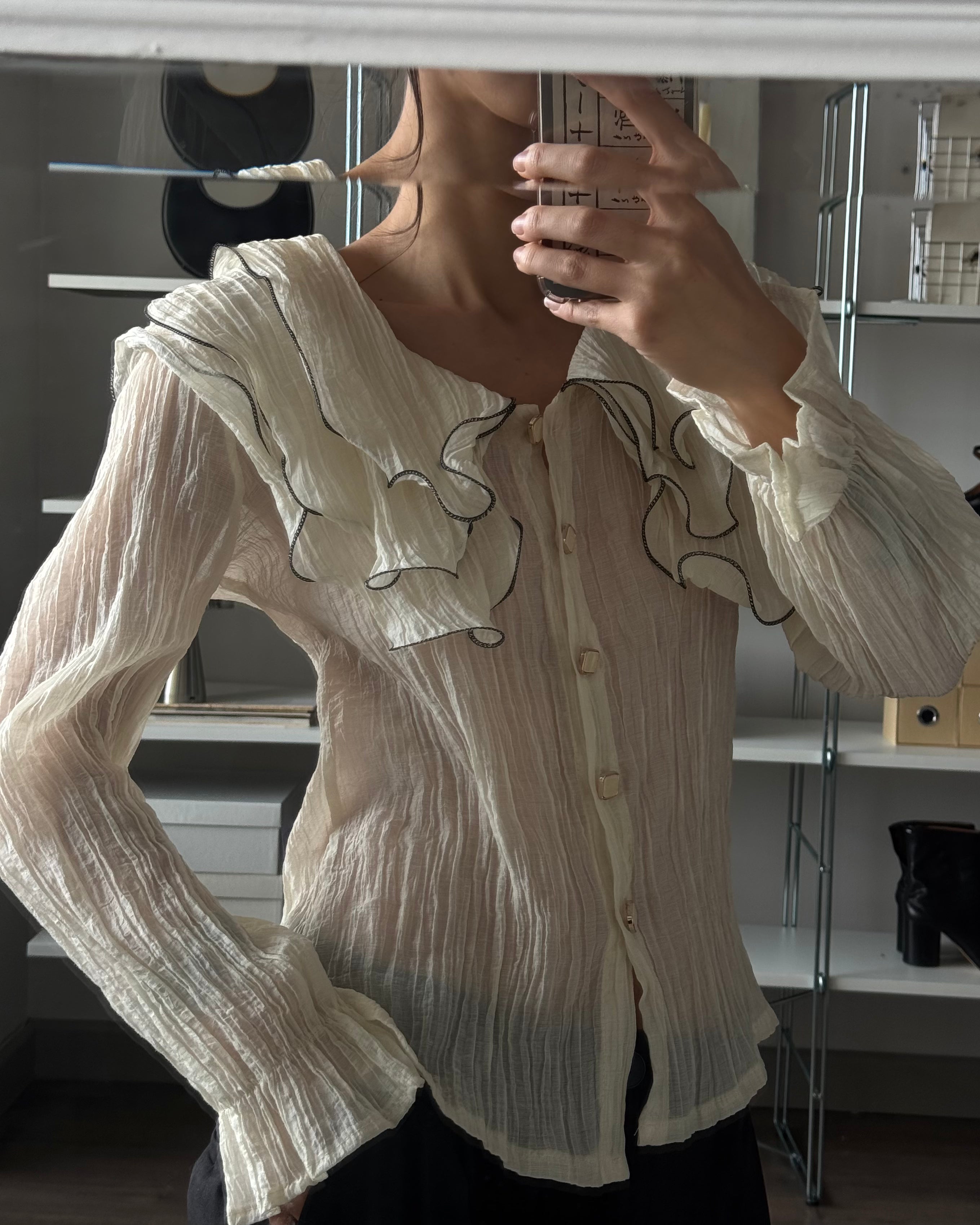 Yaka Detaylı Gömlek