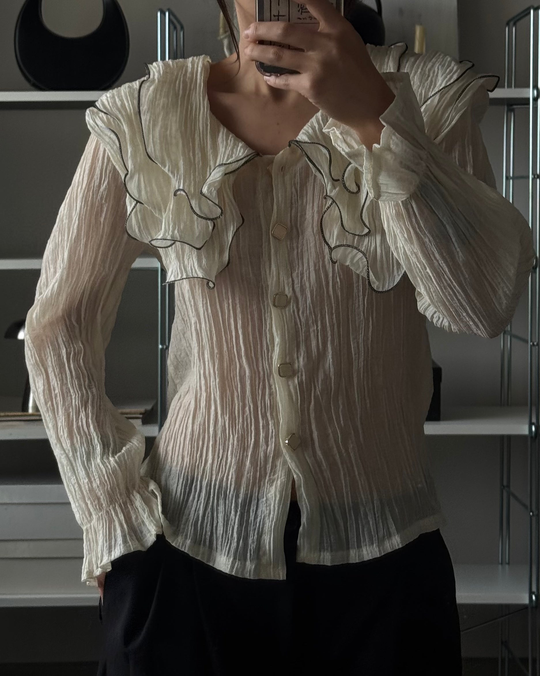 Yaka Detaylı Gömlek