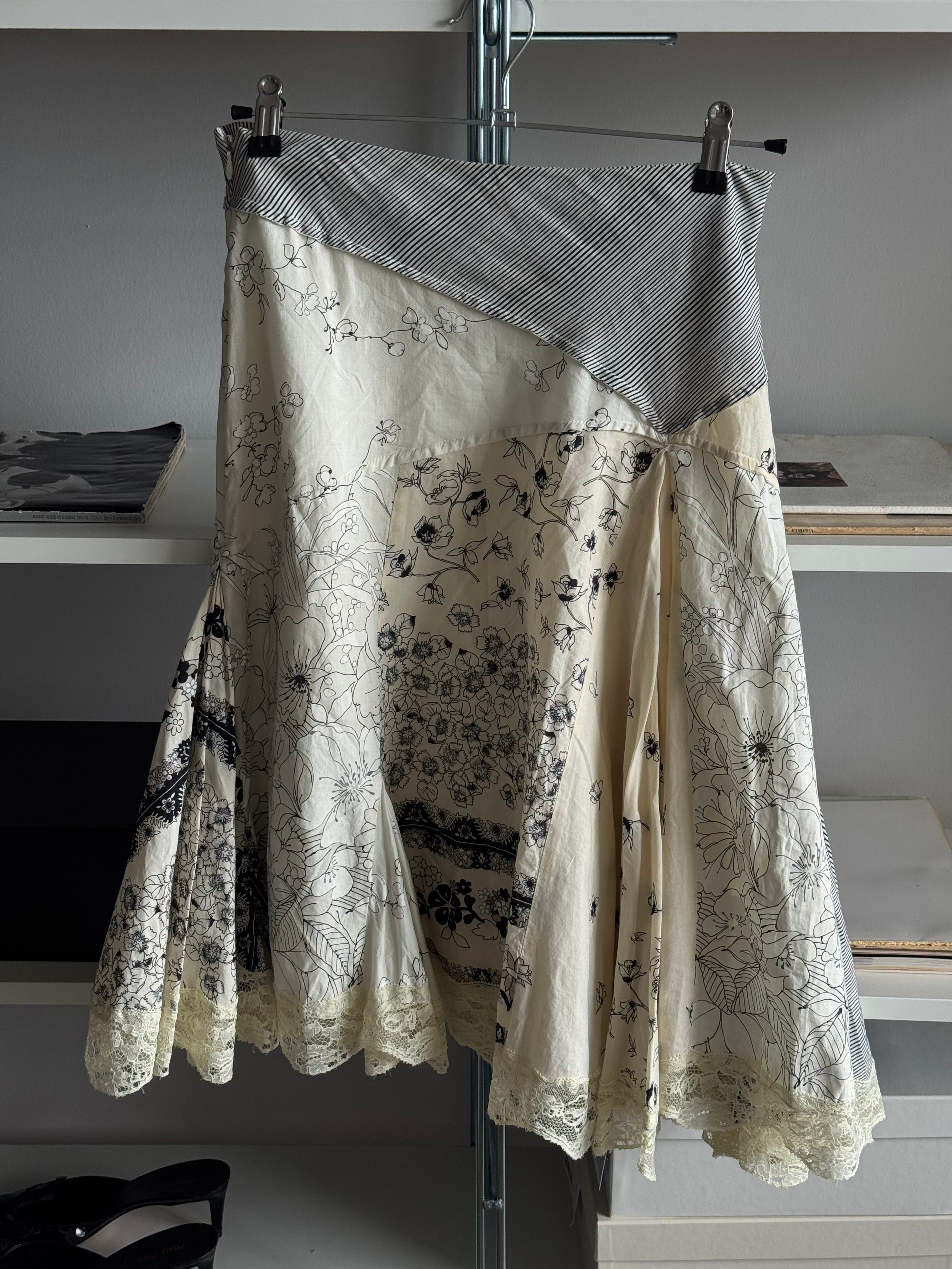 Çiçek Desenli Etek