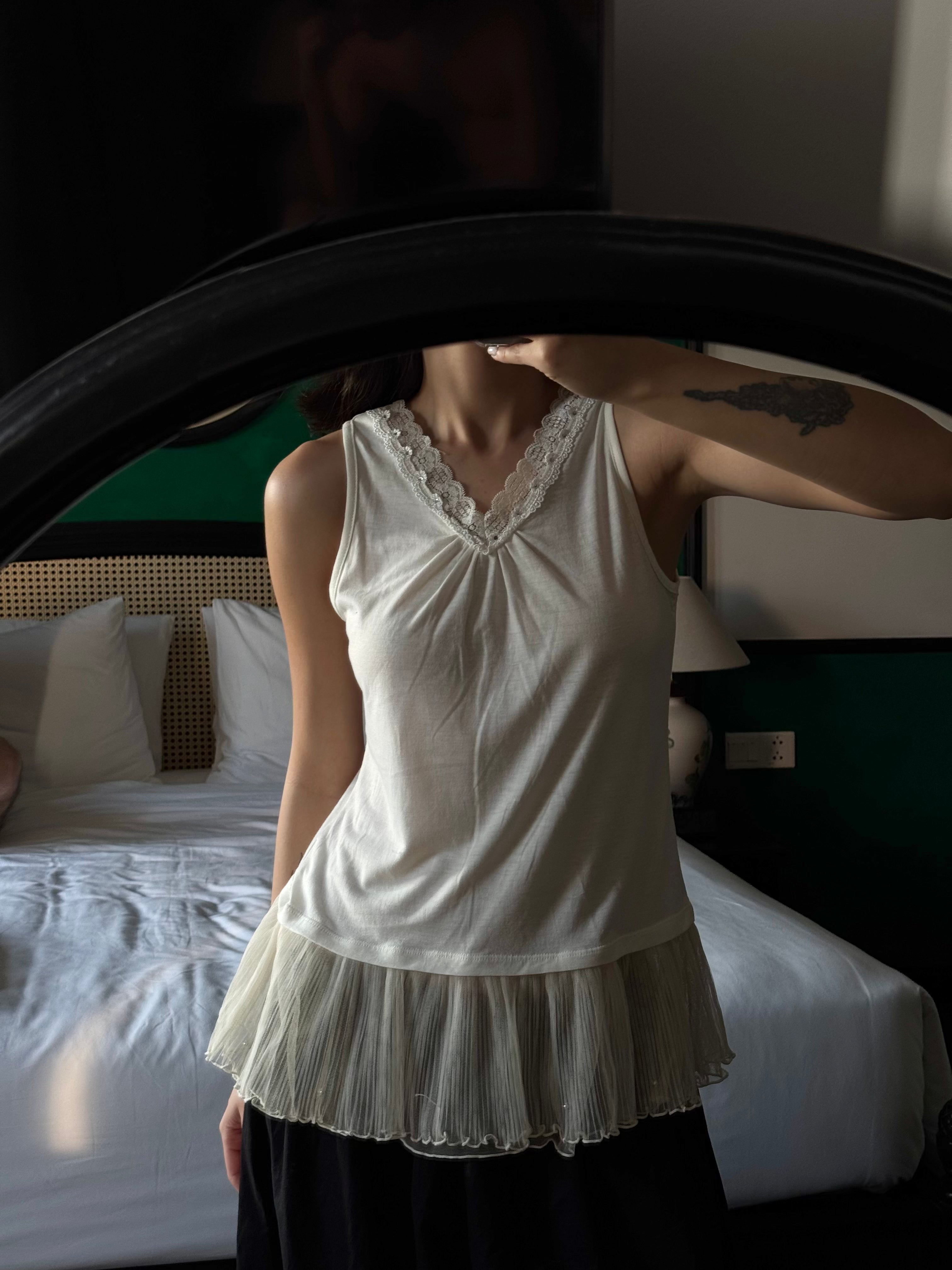 Pilise Detaylı Bluz