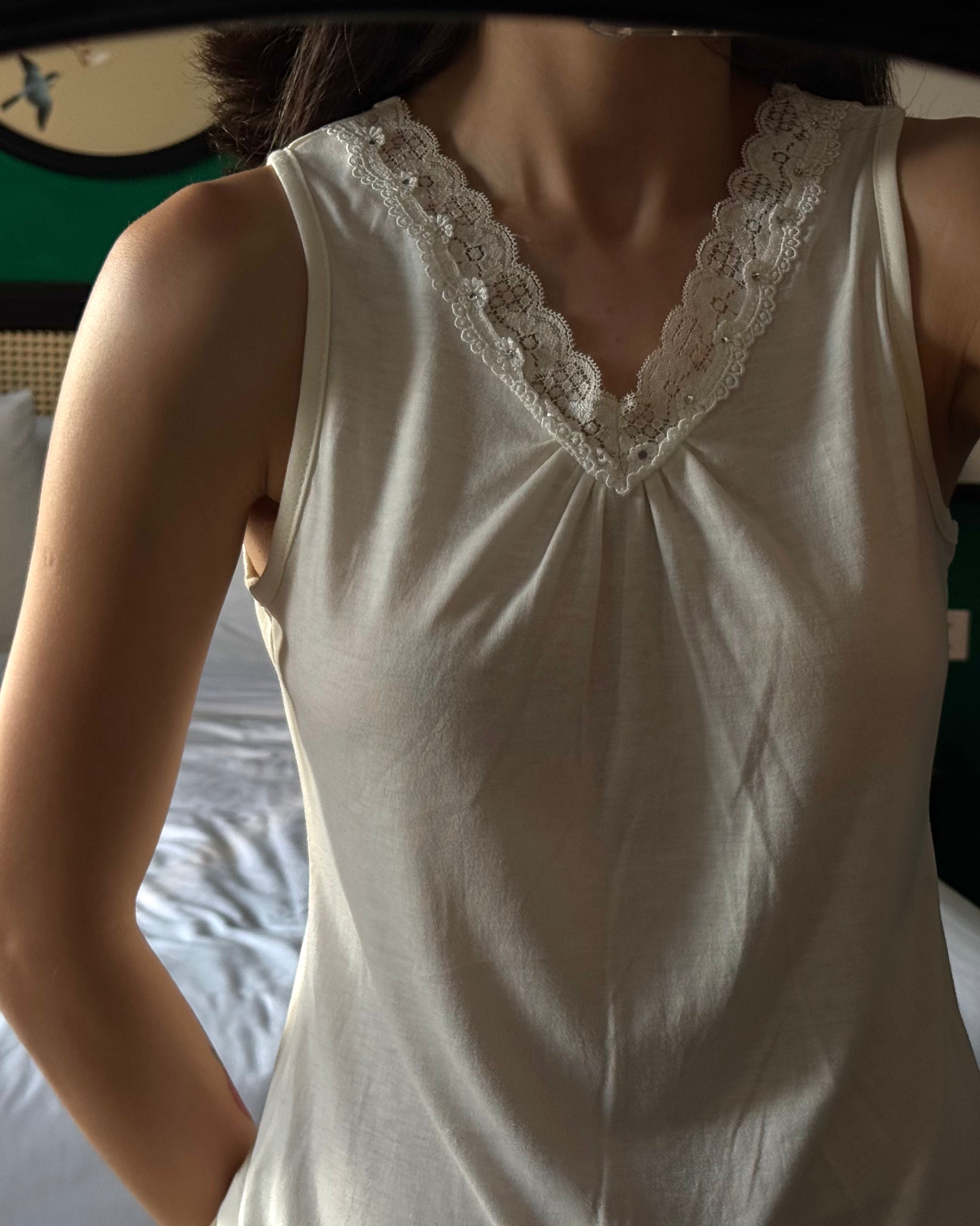 Pilise Detaylı Bluz