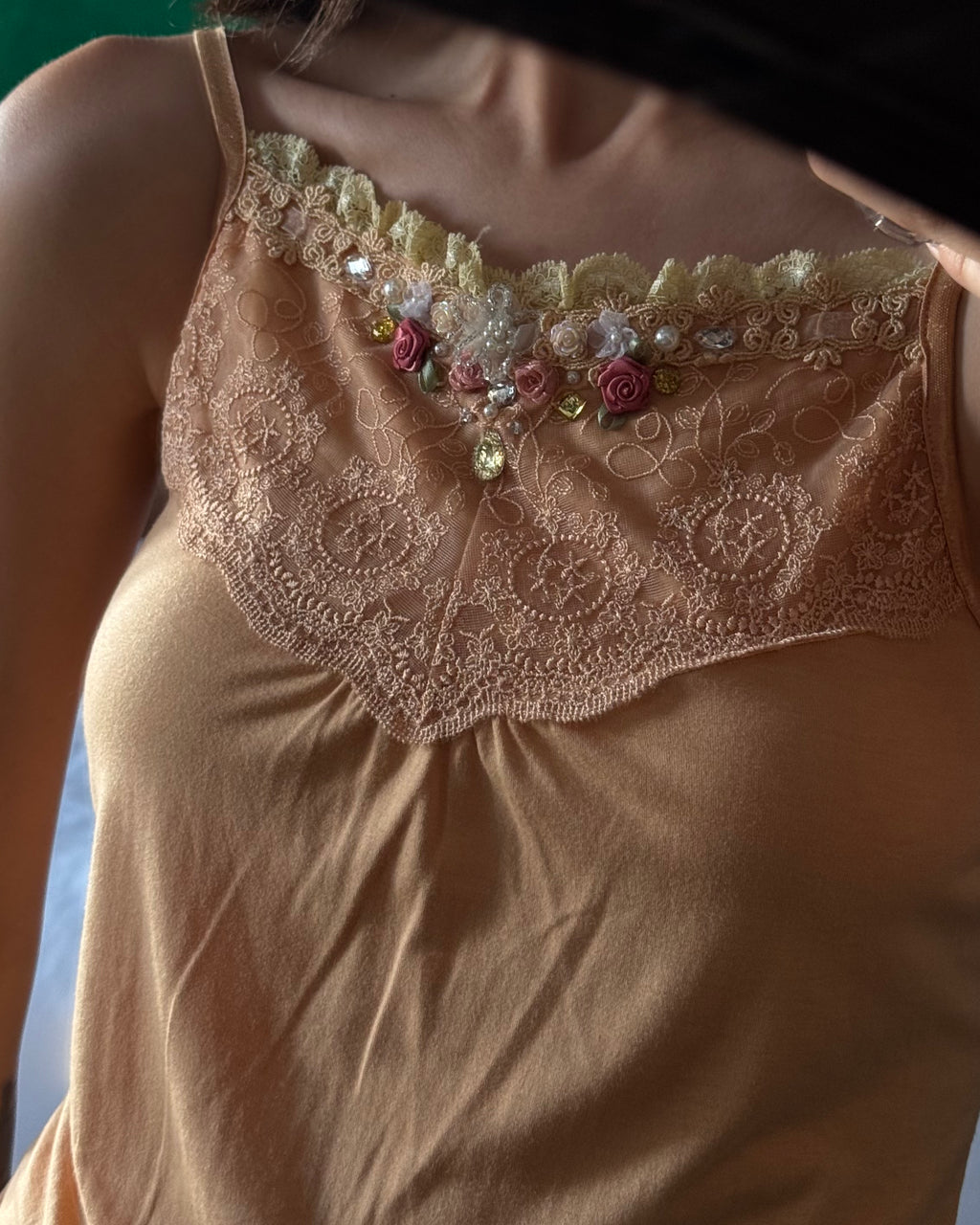 Flower Detailed Strapless Blouse