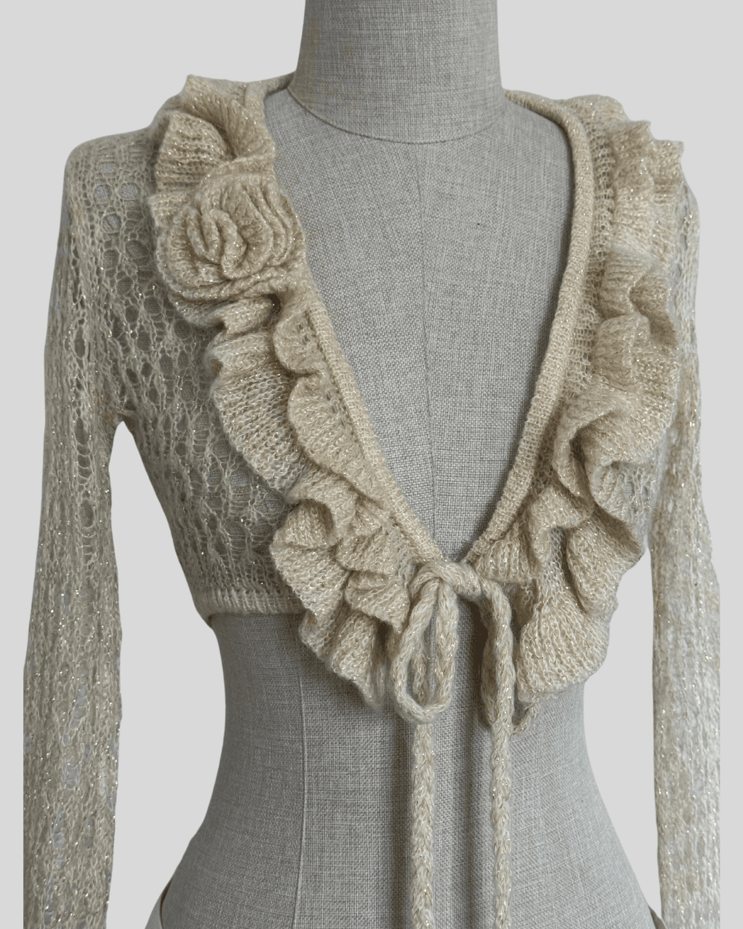 Yaka Detaylı Krem Bolero