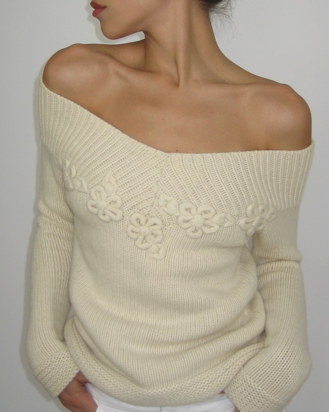Blumarin Boat Neck Cream Sweater