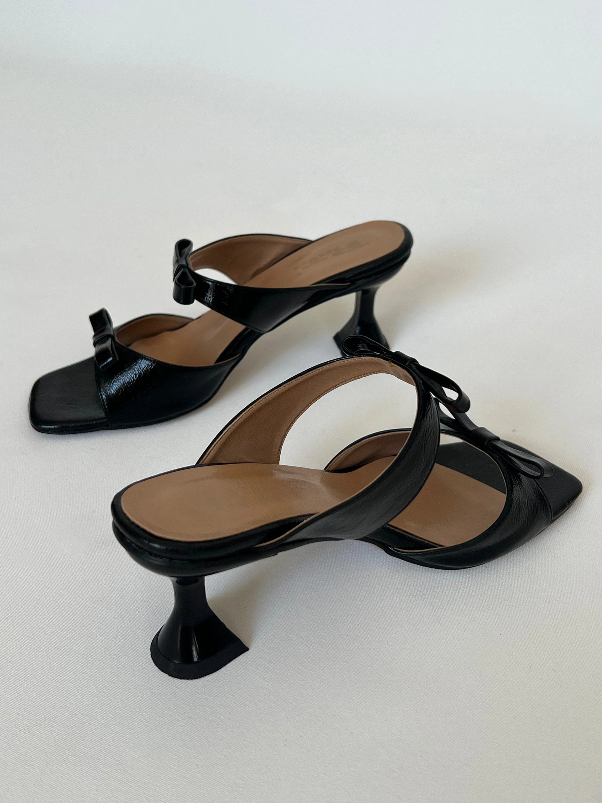 Black High-Heeled Slippers with Bow