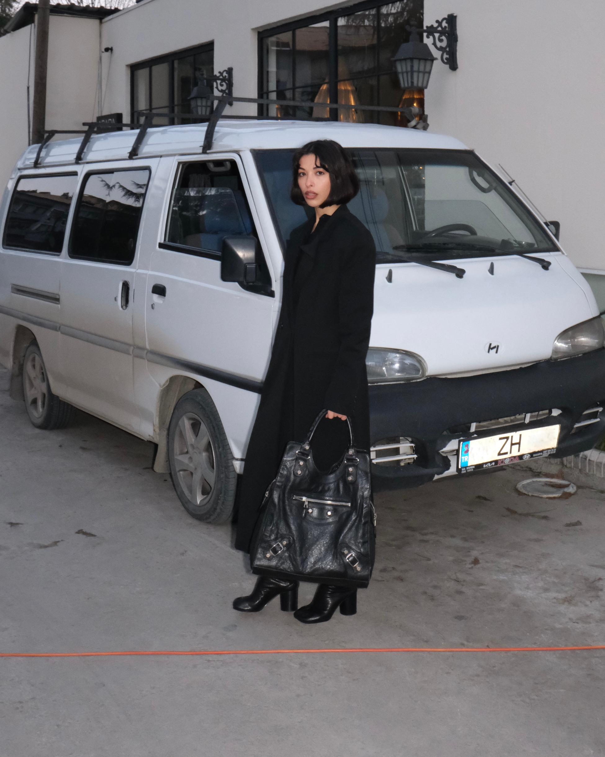 Balenciaga Velo Deri Çanta