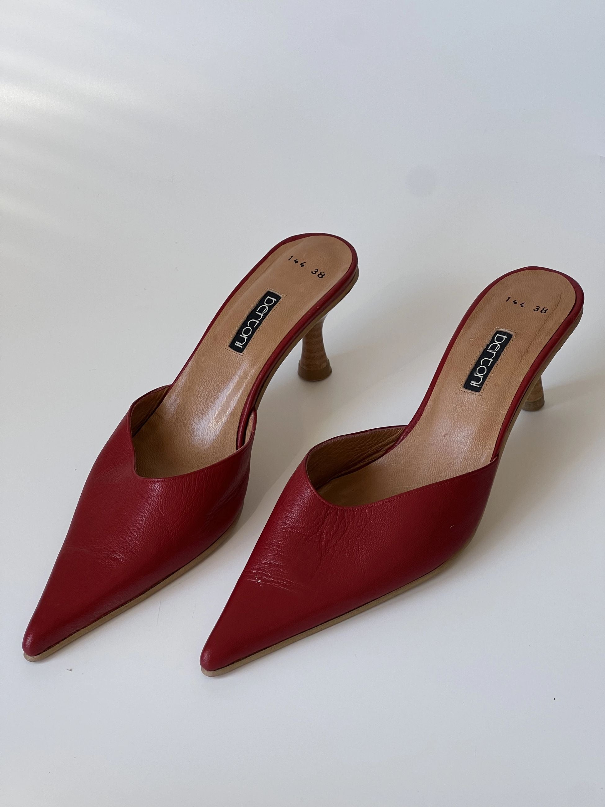 Red Pointed Toe Heeled Slippers