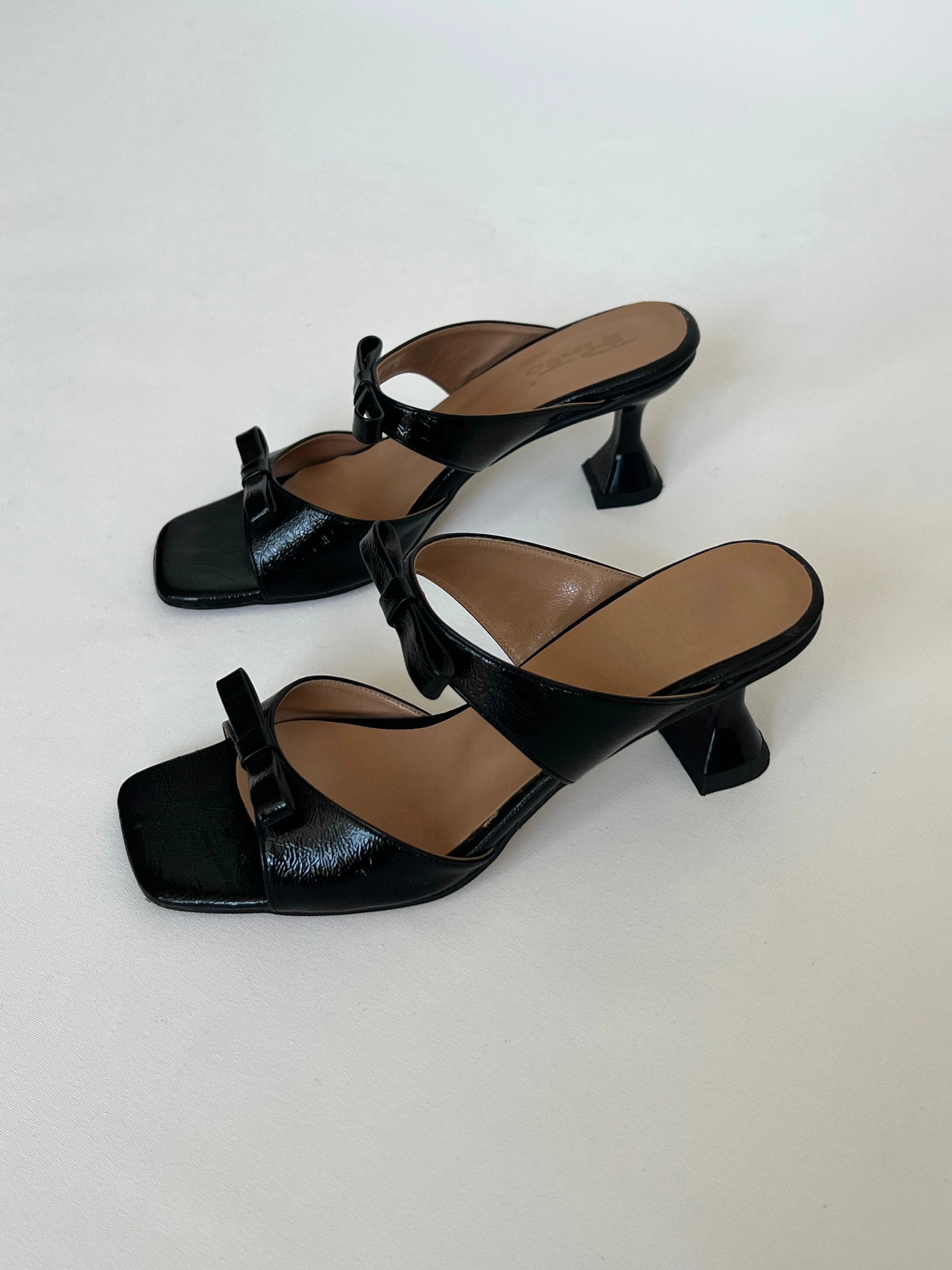 Black High-Heeled Slippers with Bow