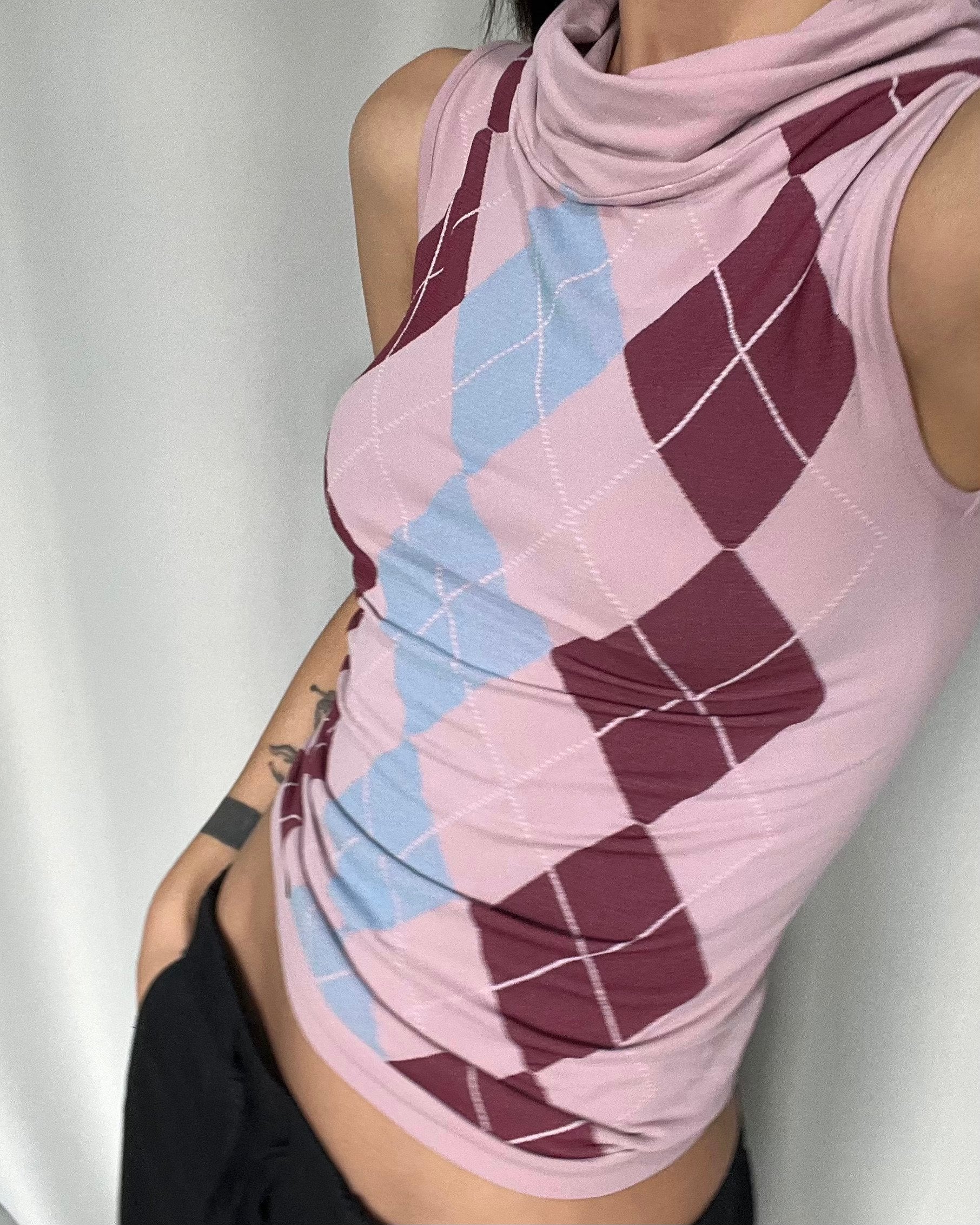 Half Sleeve Blouse with Diamond Pattern