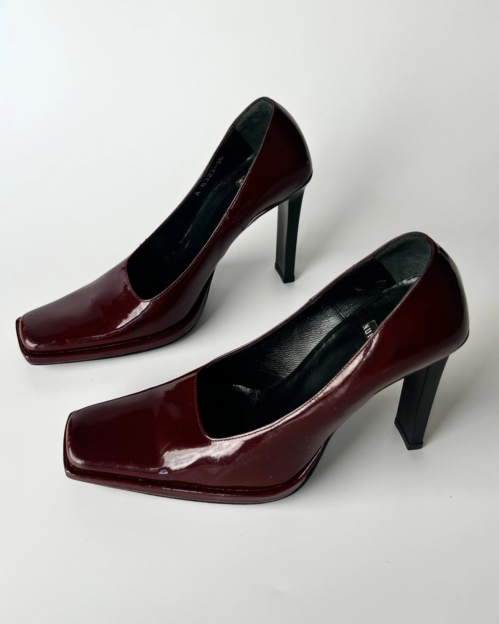 Nursace Patent Leather High Heel Shoes