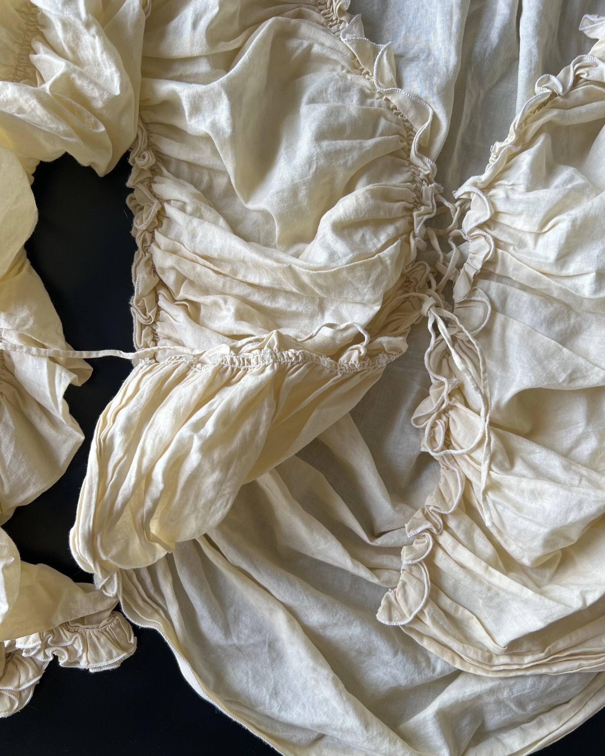 Vakkorama Vintage Pleated Blouse