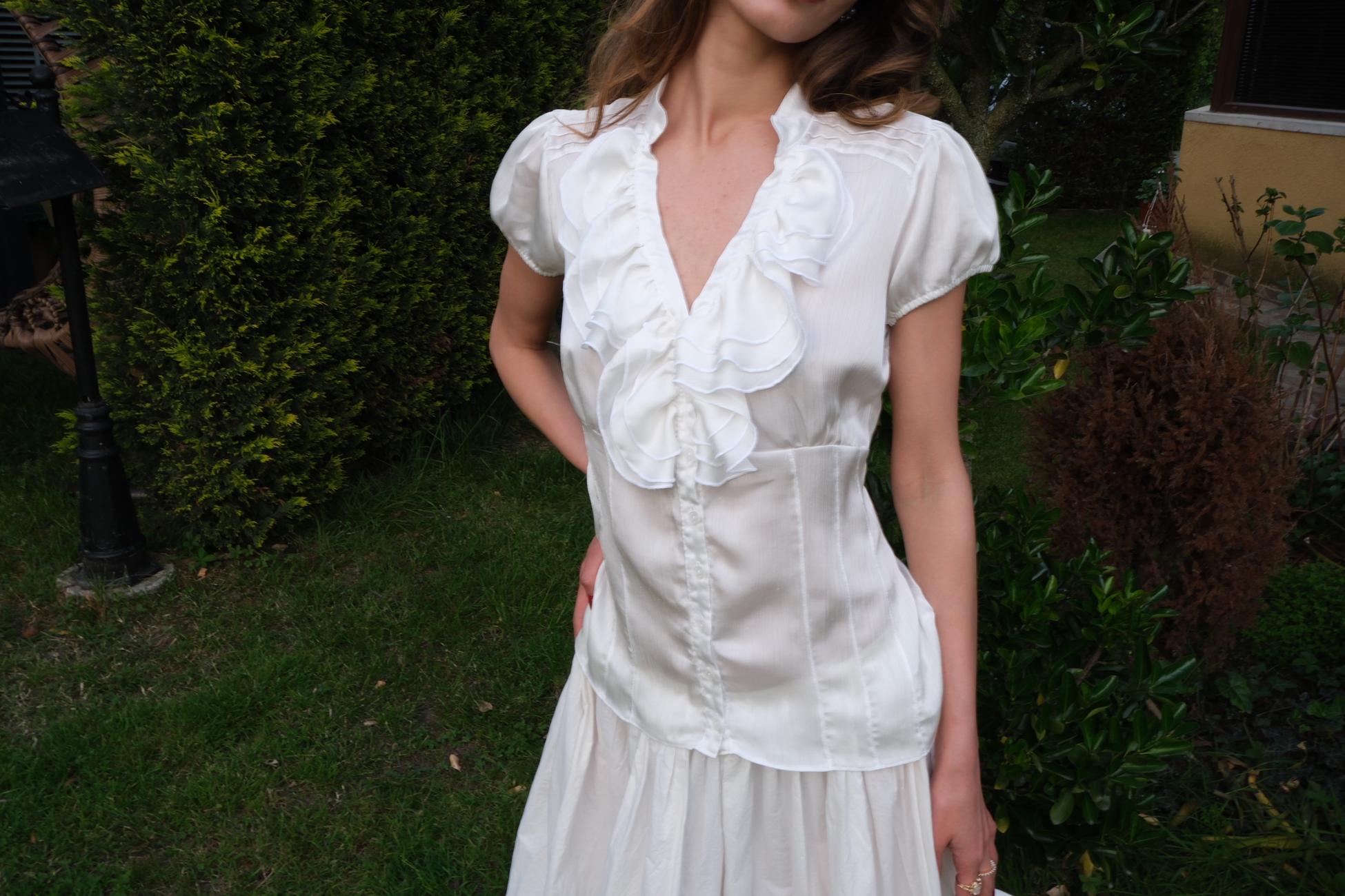 Ecru Blouse with Collar Detail