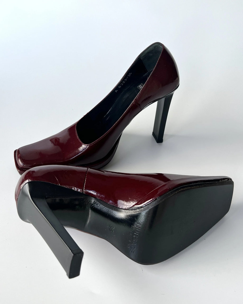 Nursace Patent Leather High Heel Shoes