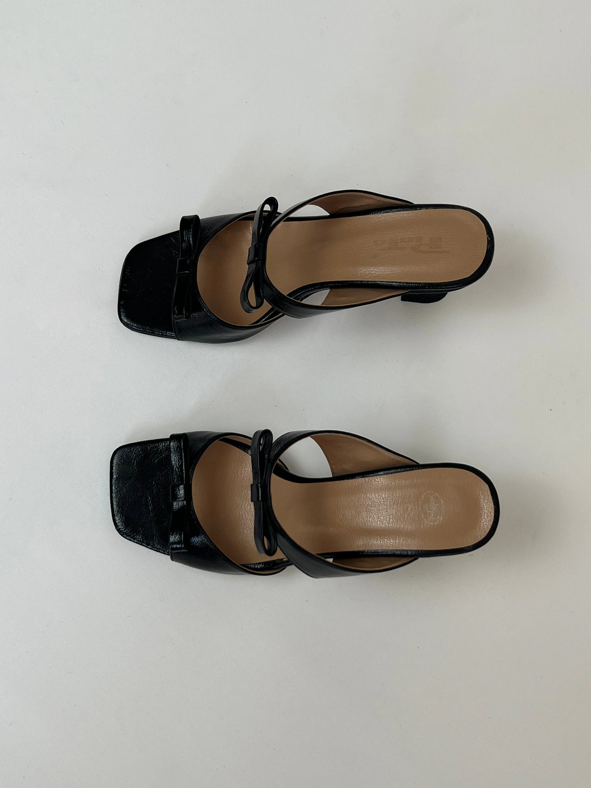 Black High-Heeled Slippers with Bow