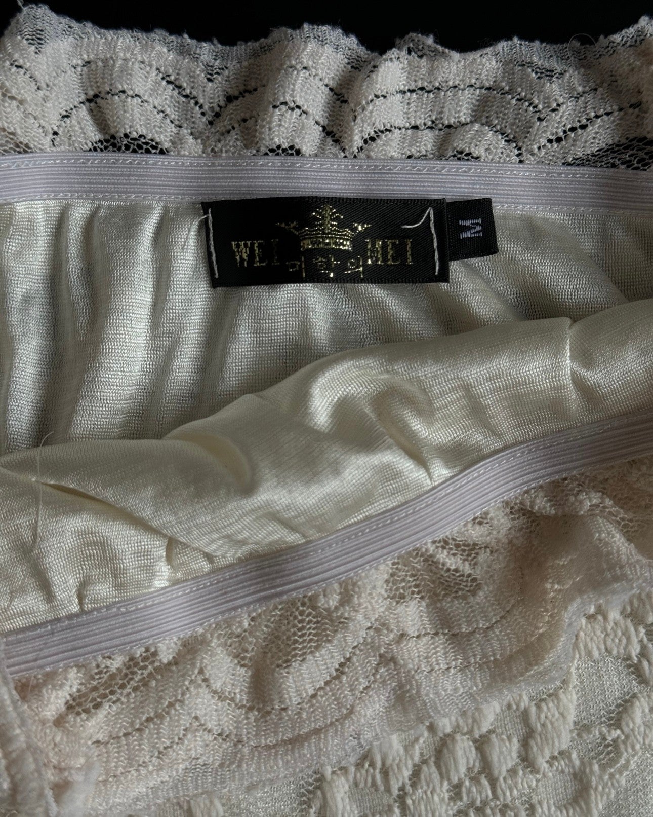 Boat Neck Lace Blouse